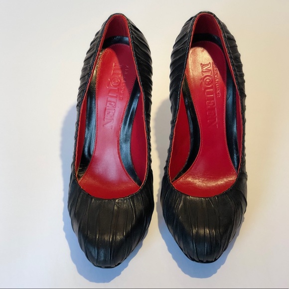 Alexander McQueen Black Leather Pumps - Picture 4 of 11